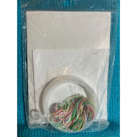 Pairs hot air ballon cross stitch kit - Picture 2 of 4